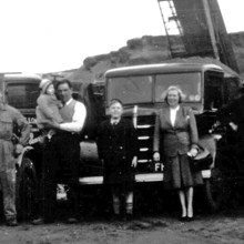 1953 - Newton Quarry (L - R) Benny Farne, Chas. holding Barbara, Barry, Elsie and Alf Proctor 